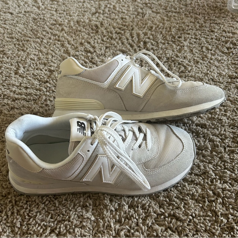 New Balance 574 Mens 10D White Gray Nimbus Cloud Shoes Suede Mesh Core Sneakers